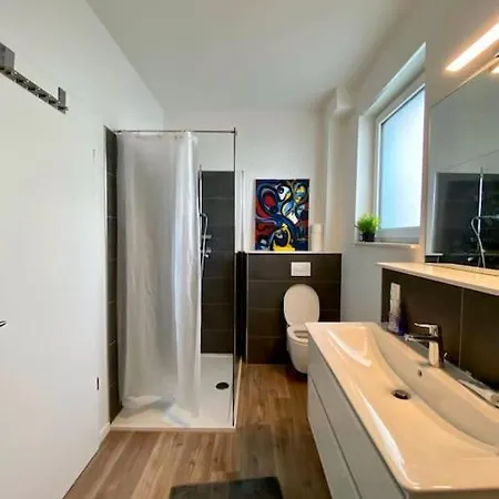 Schoene 1-Zimmer Wohnung Mit Boxspringbett & Kueche Mechernich Exterior photo