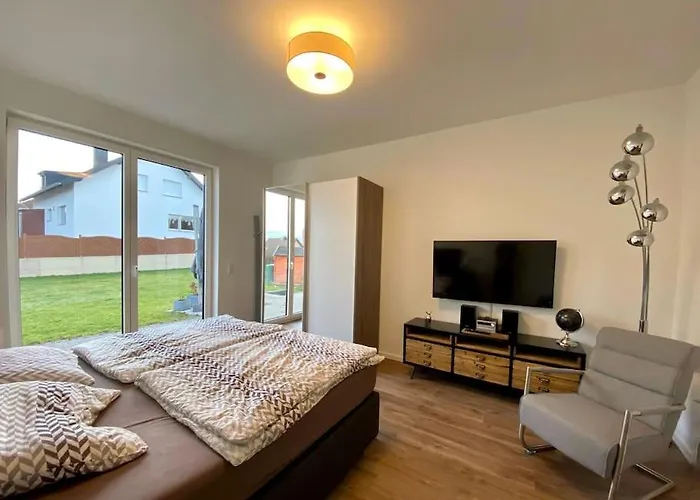 Schoene 1-Zimmer Wohnung Mit Boxspringbett & Kueche